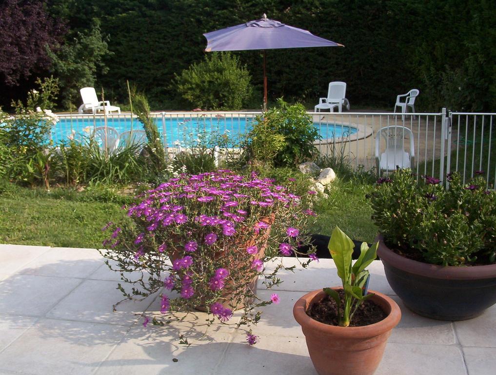Saillans  La Maison Rose מראה חיצוני תמונה